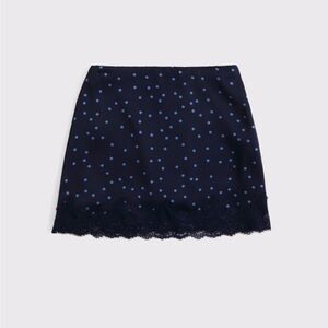 A&F Ultra High Rise Lace & Satin Mini Skort Small